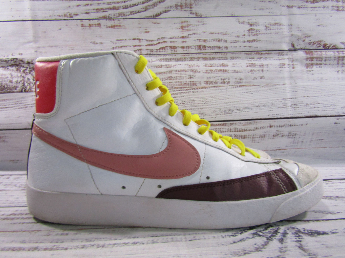 Nike Blazer '77 Next Nature Women's White Red Stardust Mid Sneakers DQ4124-105