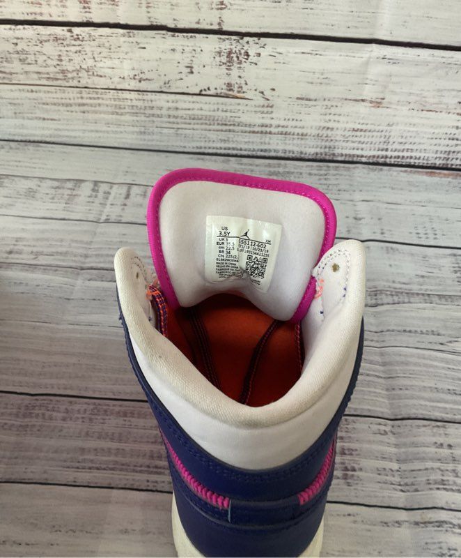 Kid's Unisex Nike Air Jordan Purple Pink Hightop Sneakers Size 3.5
