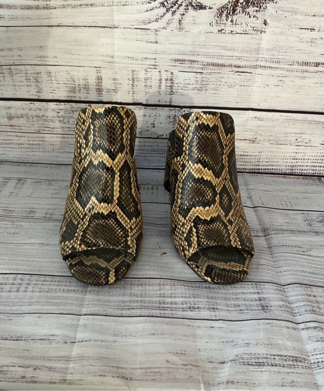 Women's Vince Black/beige Snake Print Sandal Size 10