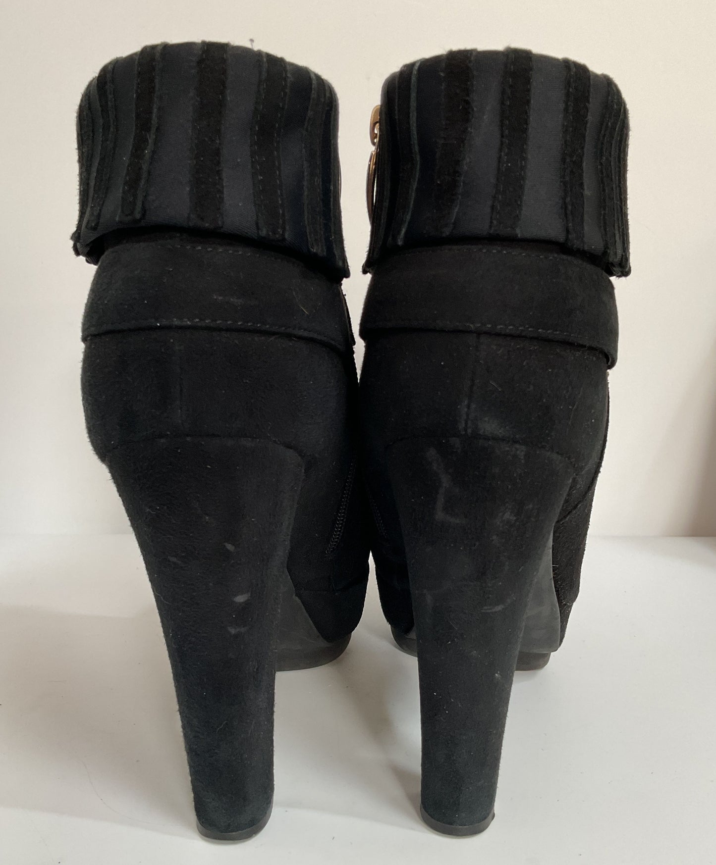 Cesare Paciotti Women's Black Suede Ankle Zip Boots Size 9 Made in Italy