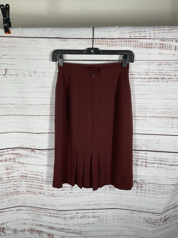 Women's Salvatore Ferragamo Maroon 100 % WOOL Pleated Skirt Size 38 EU/ 7.5-8 US
