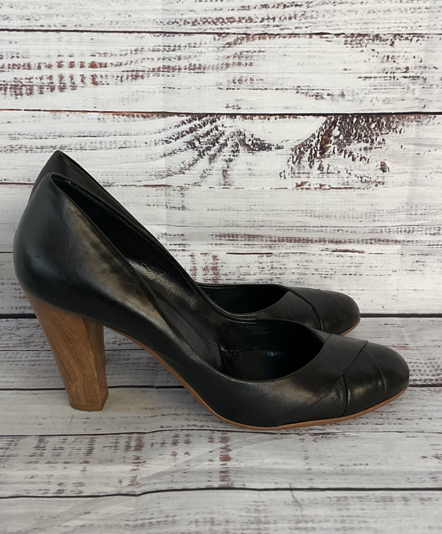 Salvatore Ferragamo Leather Criss Cross Wood Heel Pumps Black 7