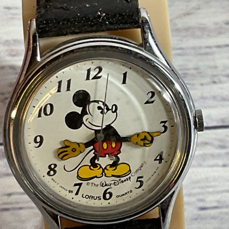 VTG. LORUS Mickey Mouse Quartz Watch with Original Case (DAMAGED BAND)