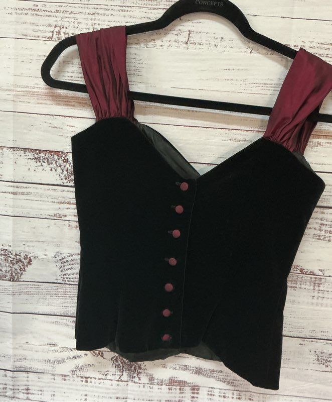 Women's Vintage Made in Paris 2 pc velvet top w/satin skirt Size 38/XS