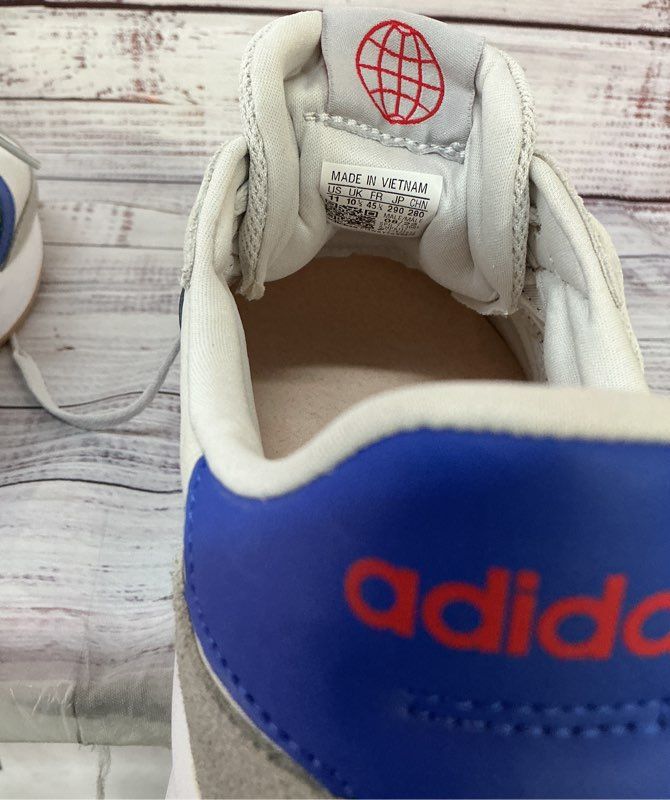 NWOB Men's Adidas Run 70's White/ Blue Sneakers Size 11