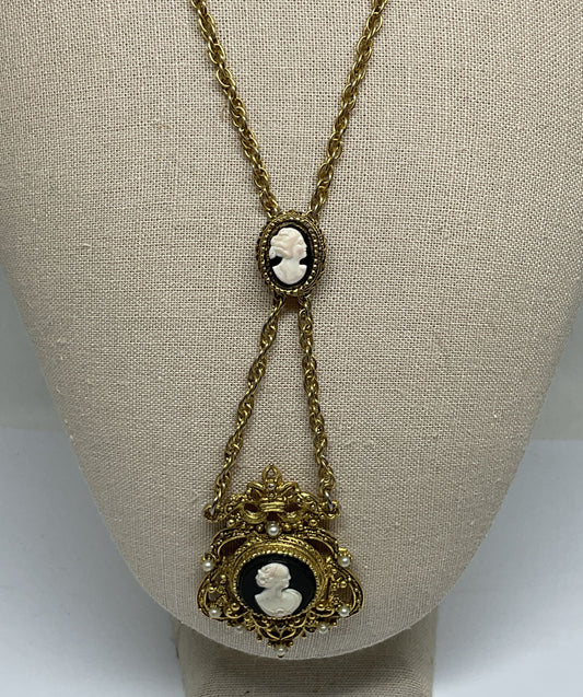 Unbranded Gold Tone Vintage Necklace Cameo Pendant