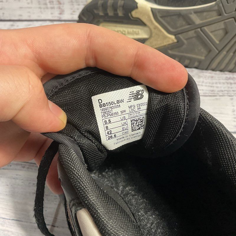 New Balance 550 Low Top Black and White Leather Sneakers Men's 8.5