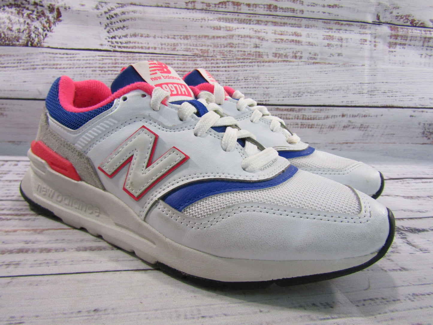 New Balance New Balance 997H White Athletic Shoe Women 5.5