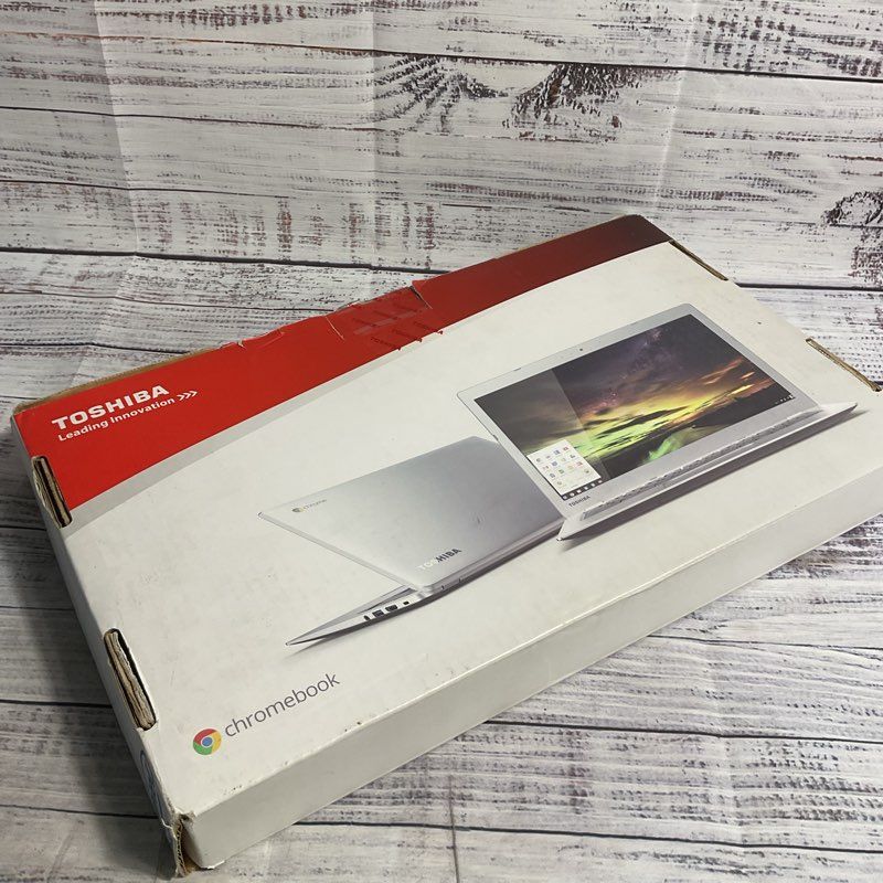 Toshiba Chromebook CB30-A3120 Silver 13.3" + Manuals, Works