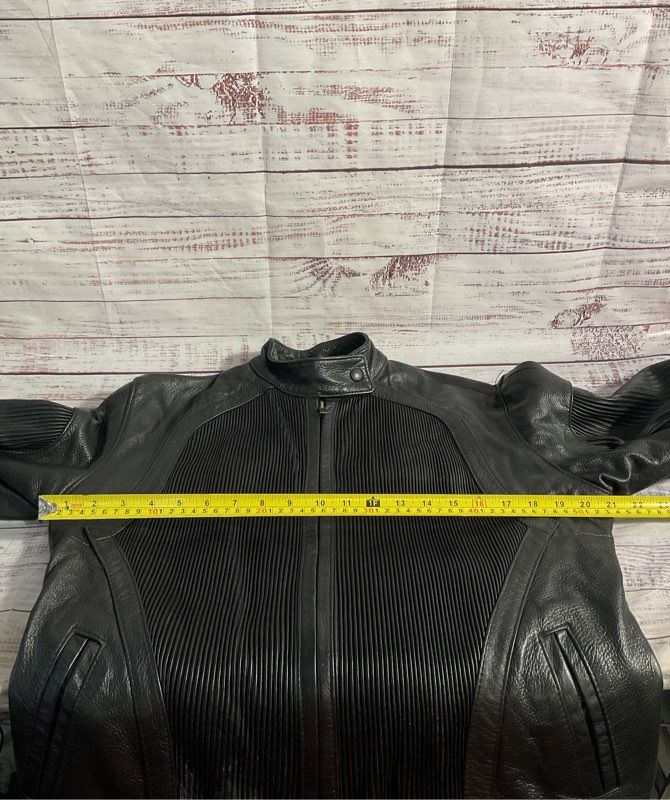 Vintage BMB Women's Black Leather Zip Up Biker Jacket Size L