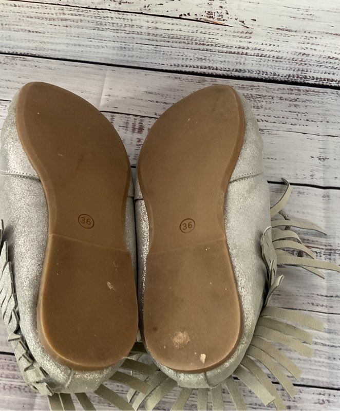 Women's Elena Linardarki Silver Moccasin w/ embellishments Size 5.5 Retail $200