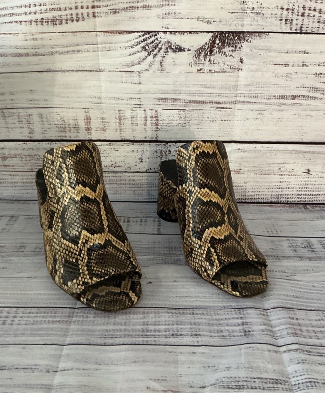 Women's Vince Black/beige Snake Print Sandal Size 10