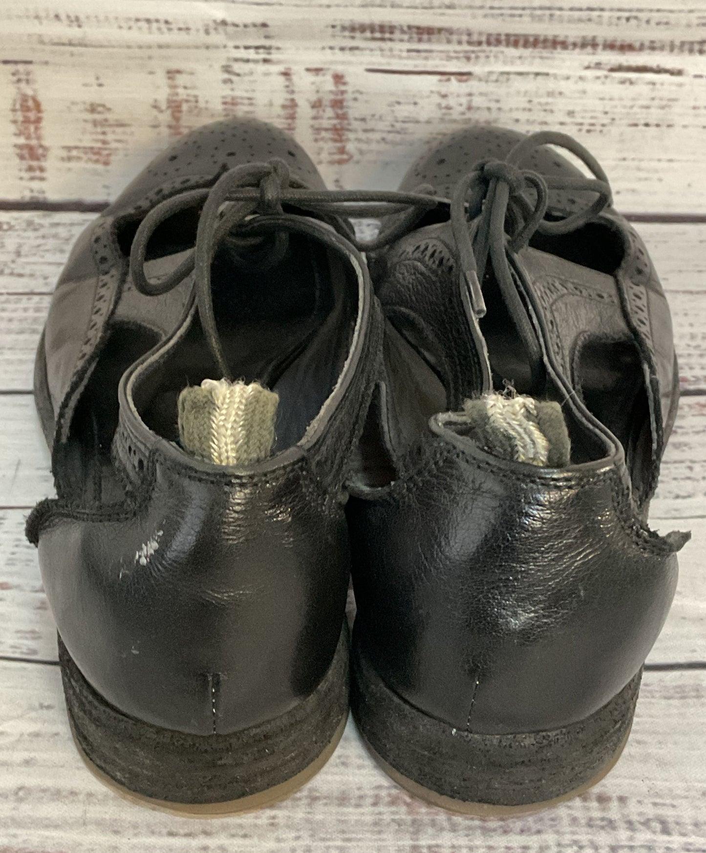Officine Creative Leather Cut Out Wingtip Flats Black 6