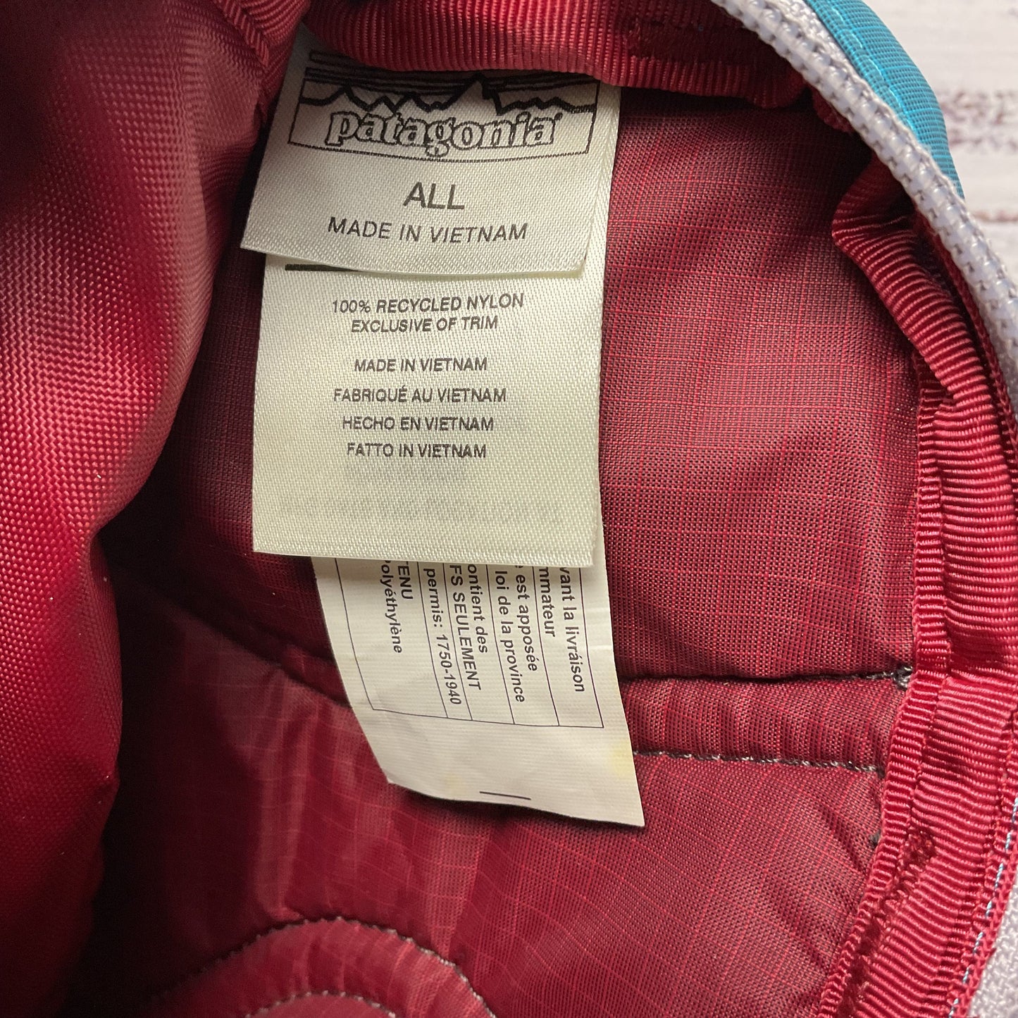 Patagonia Burgundy Nylon Ultralight Black Hole Mini Hip Pack 1L