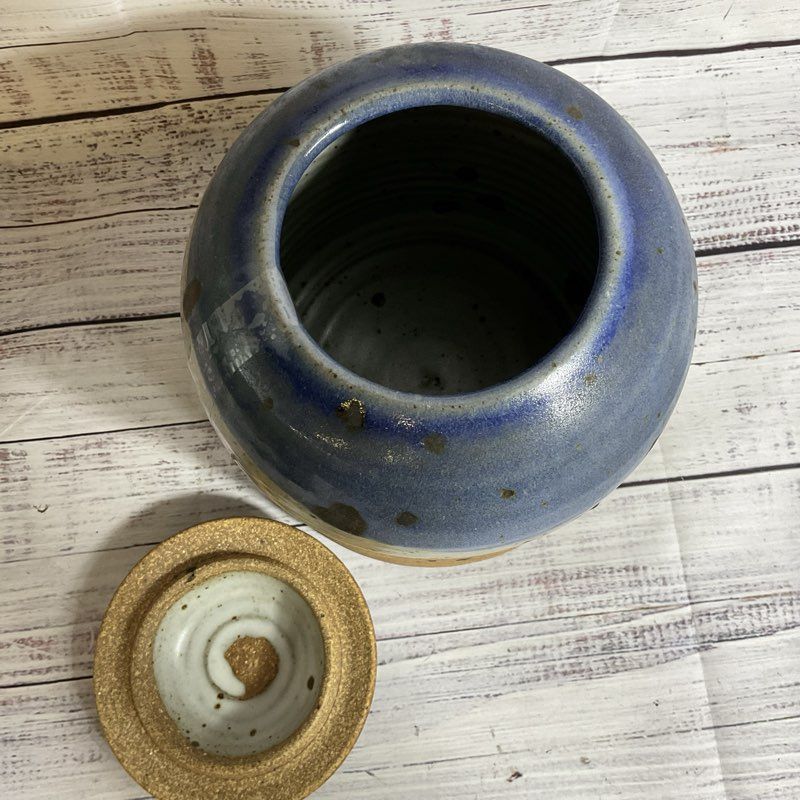 VTG. Modernist BRYON TEMPLE Pottery Jar with Lid- 7.5"