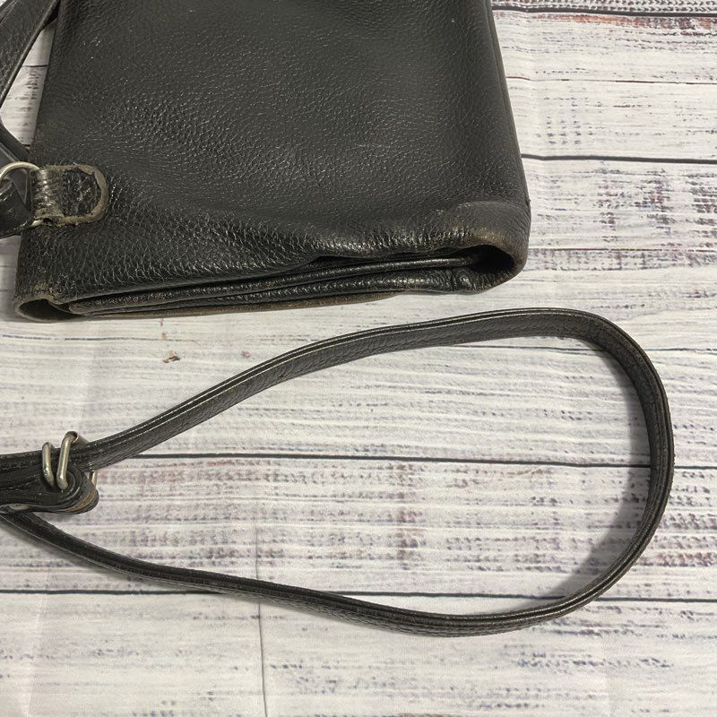 VTG. Groom 3 Compartment Black Pebbled Leather Crossbody Shoulder Bag Purse