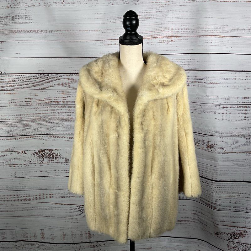 VTG Irving Goldstein Furs Ivory Cape Collar Fur Coat Measurements In Description