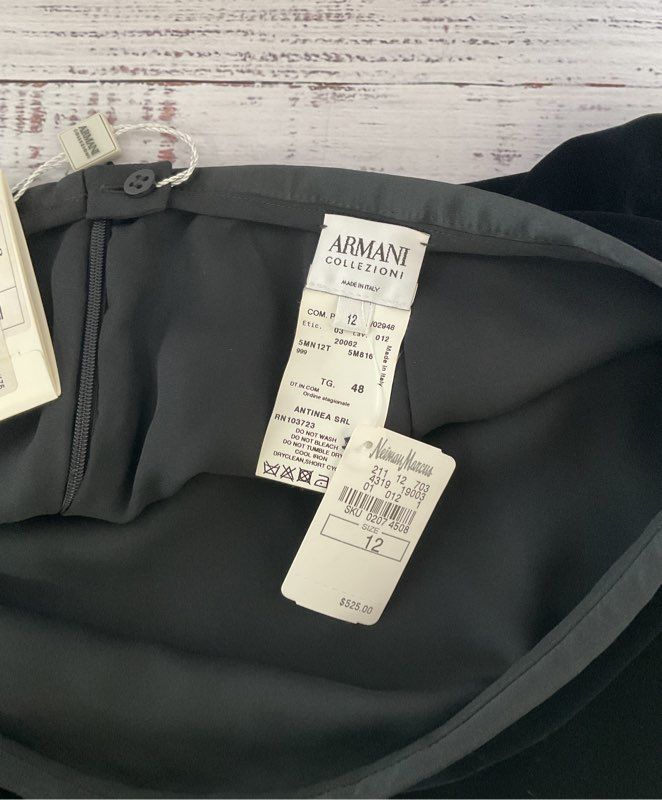 NWT Women's Armani Collezioni Black Velvet Skirt Size 12 Retail $525