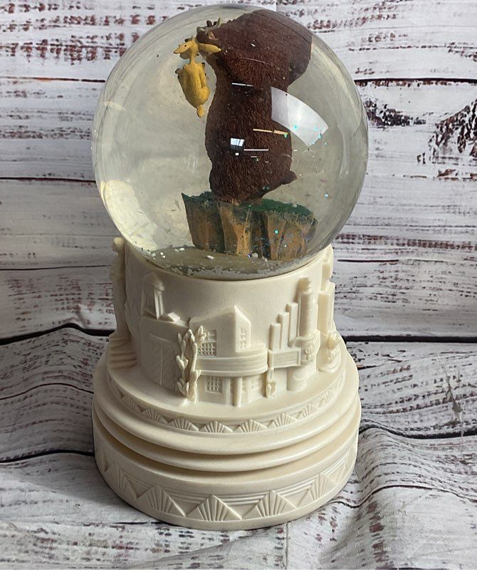 Columbia Pictures Open Season Crew Promotional Gift Snow Globe Multicolor