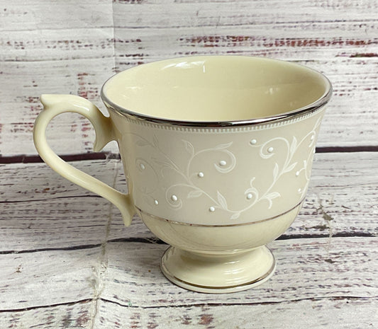 Lenox Pearl Innocence 3" Footed Lot of 8 Tea Cup Cream