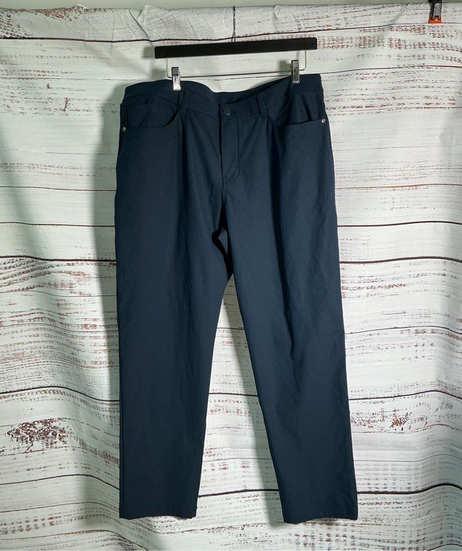 Men's Lululemon Navy Blue Pants Size 38