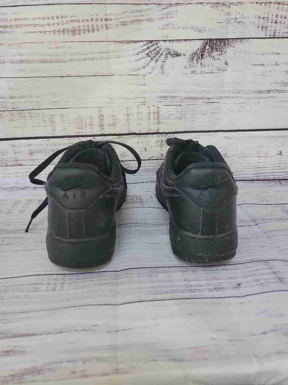 Men's Nike Air Force 1 Black Sneaker Size 9.5