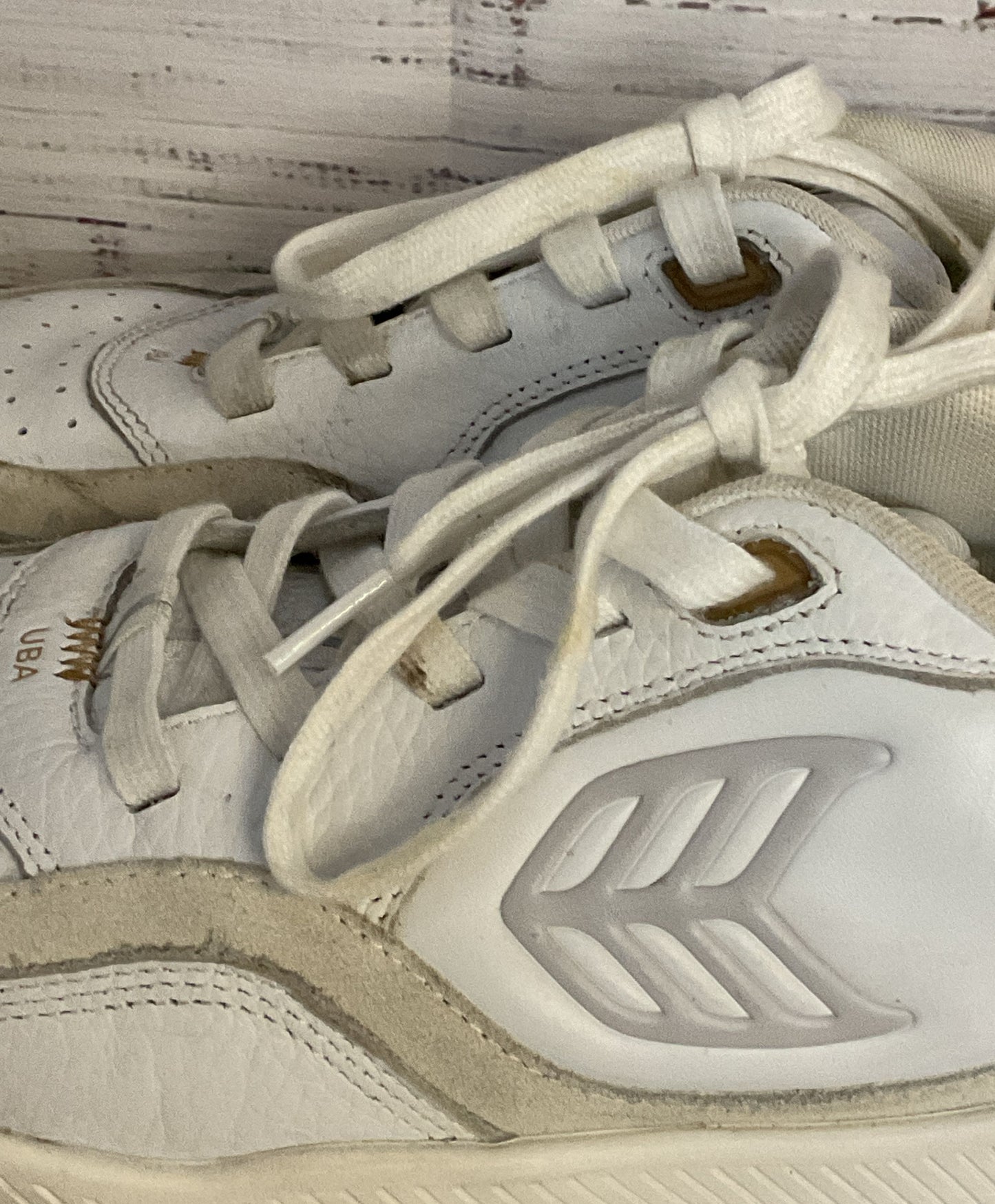 Cariuma Ube Leather Lace Up Sneakers White 11