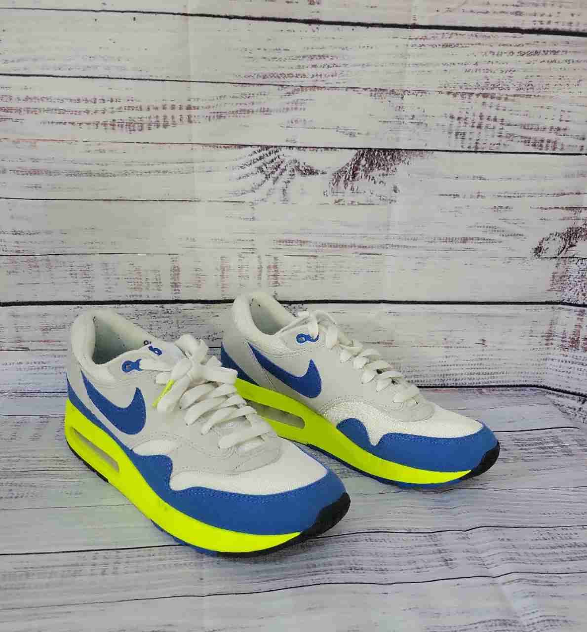 Men's Nike Air 3.26 White & Blue Sneaker Size 9.5