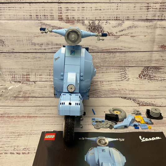 Lego Icons: Vespa 125 (10298) Prebuilt Missing Some Pieces