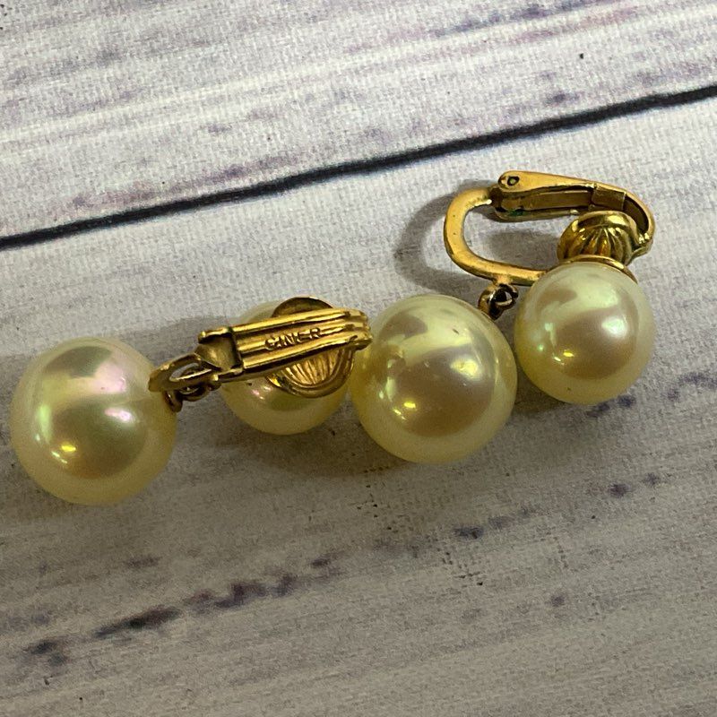 VTG. CINER Gold Tone Faux Pearl Dangle Earrings