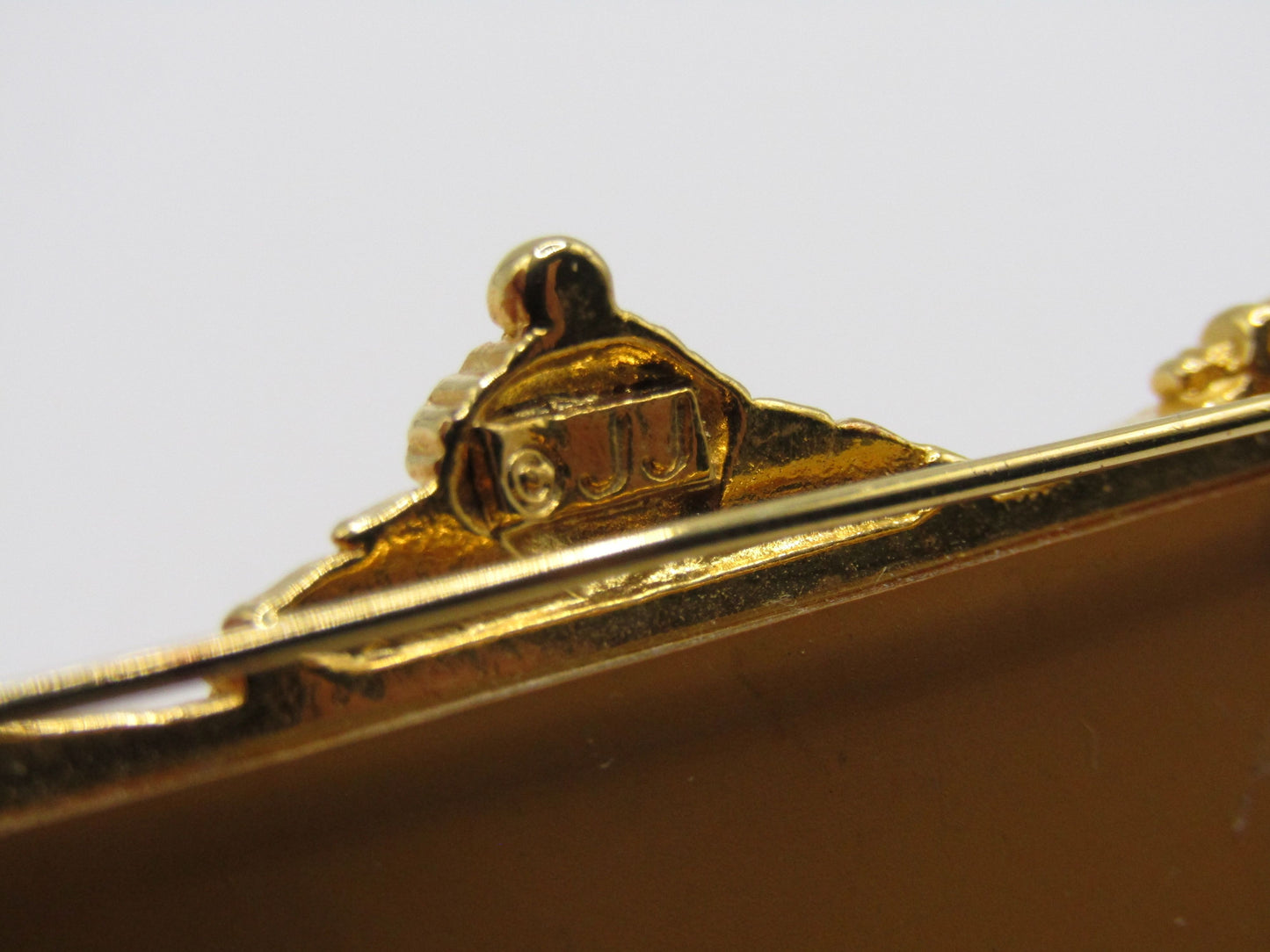 Jonette Jewelry Gold Plated Dog Looking in The Mirror Brooch Pin