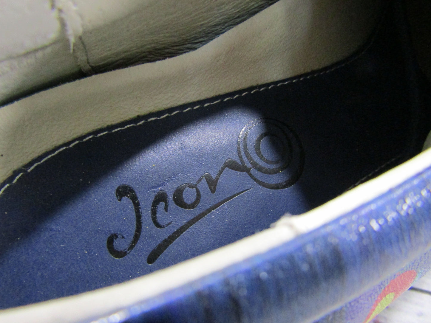 Icon Women's Blue Floral Print Sneakers Size 11