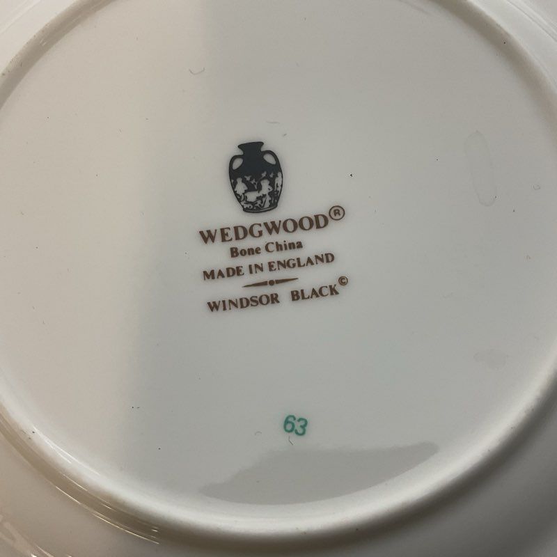 WEDGEWOOD Windsor Black 6 Dinner Plates, 1 Salad Plate, 1 Bread Plate- 8 Pieces