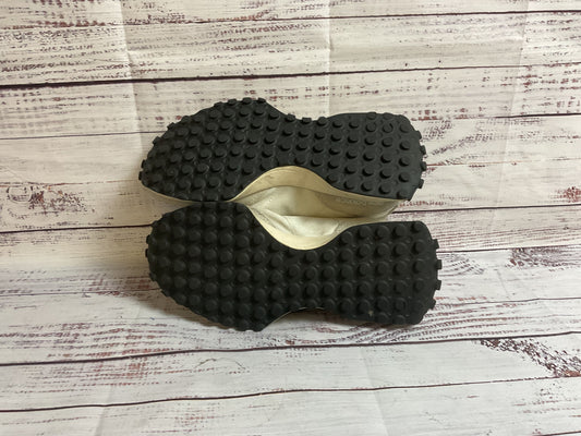 New Balance 327 White Athletic Shoe Women 9