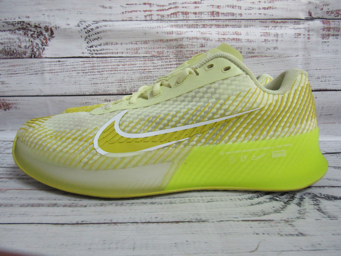 Nike Air Zoom Vapor 11 Women's Luminous Green Low Top Sneakers Size 9 DR6965-300