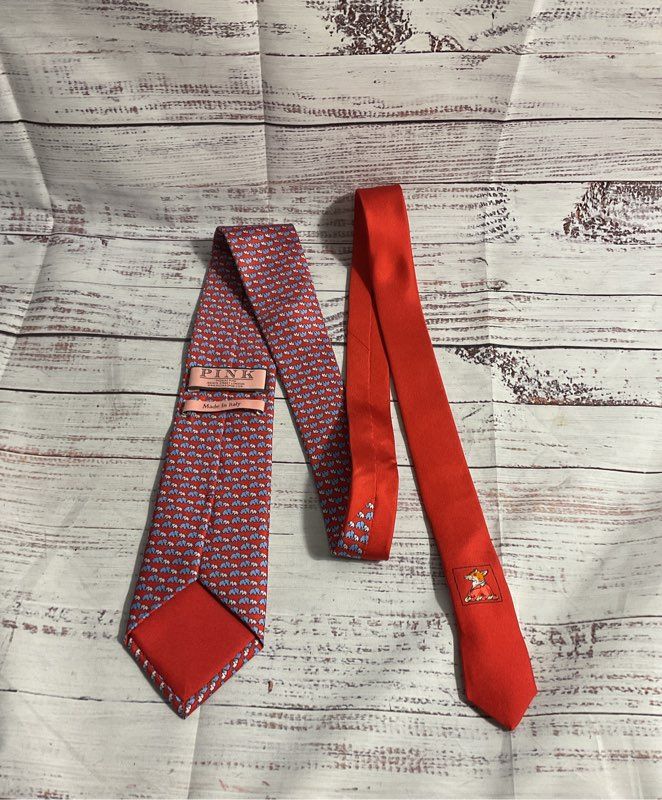 Thomas Pink Men's Red Elephant Pattern Tie Made In Italy 100% Silk