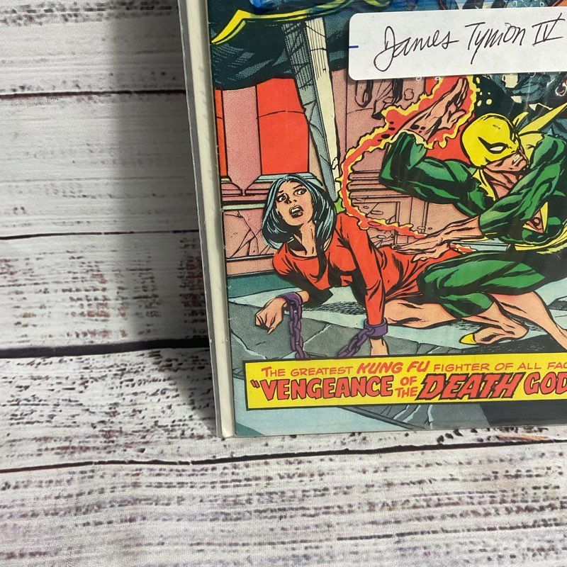 Vtg. 1975 Iron Fist 1st Appearance Marvel Premiere #21 Ungraded