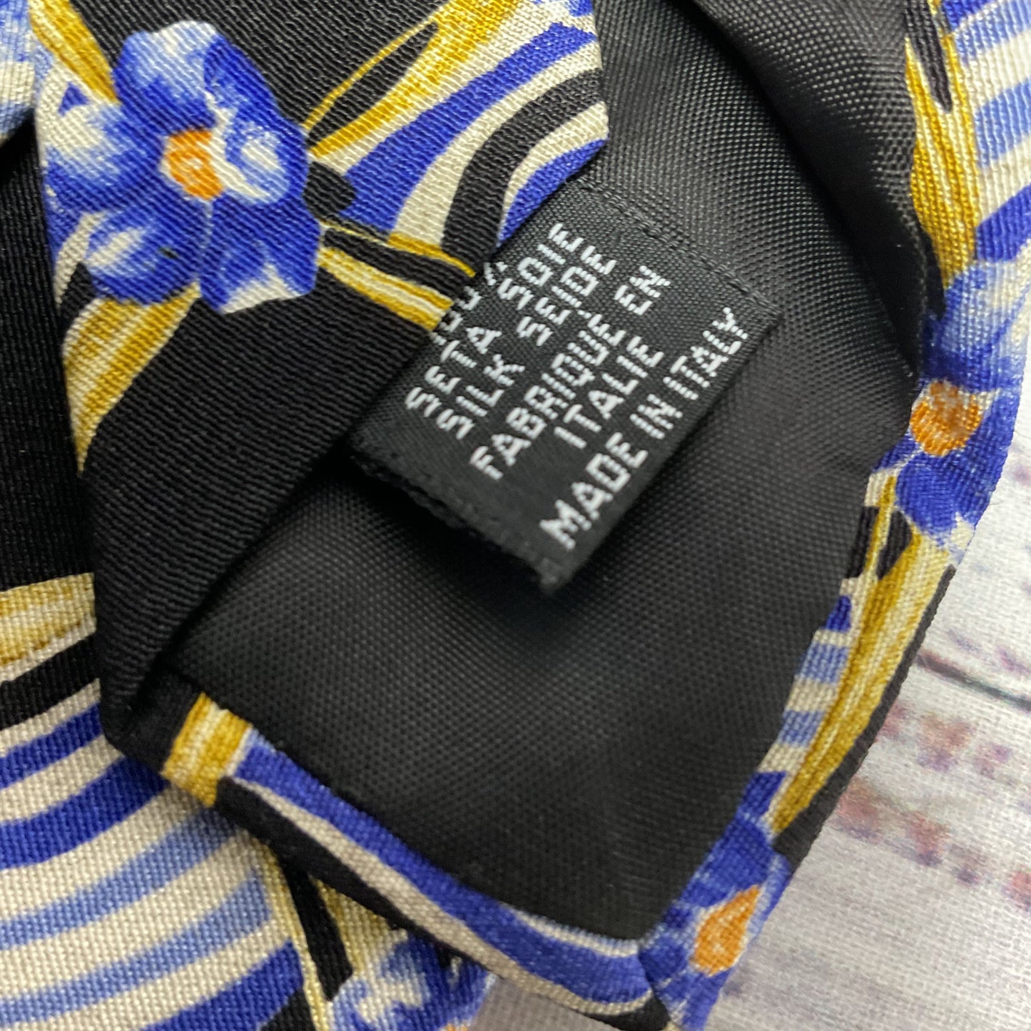 Hugo Boss Black Blue Floral Flowers 100% Silk Tie - Size 58"L 4"W