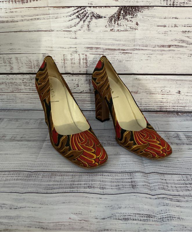 Women's Prada Floral Print Pumps Size 40/US 9