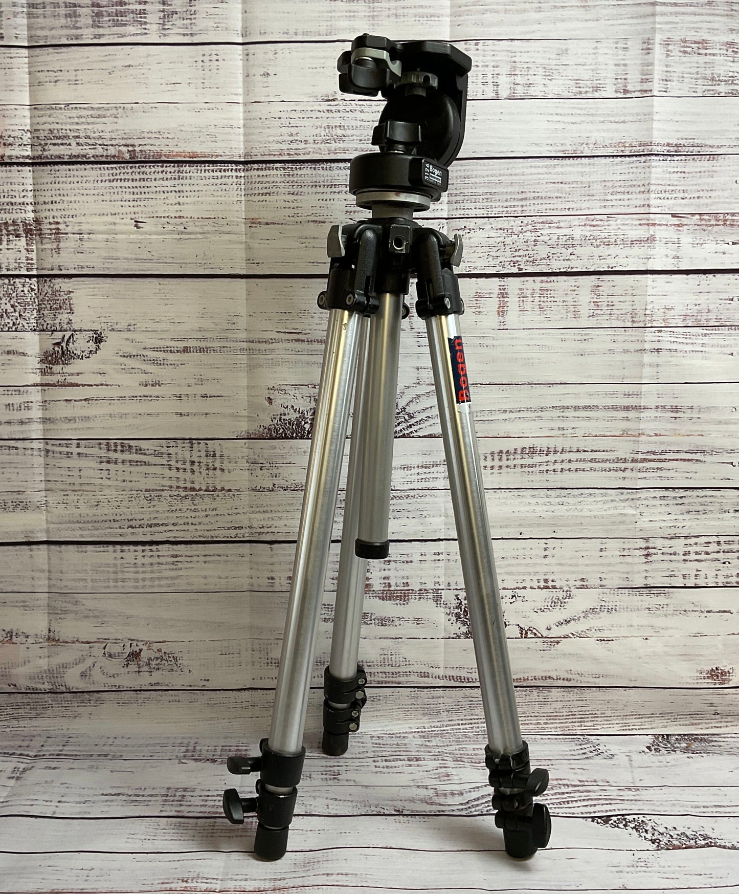 Bogen Manfrotto 3126 Fluid Head w/ 3001 Aluminum Professional Italy Tripod