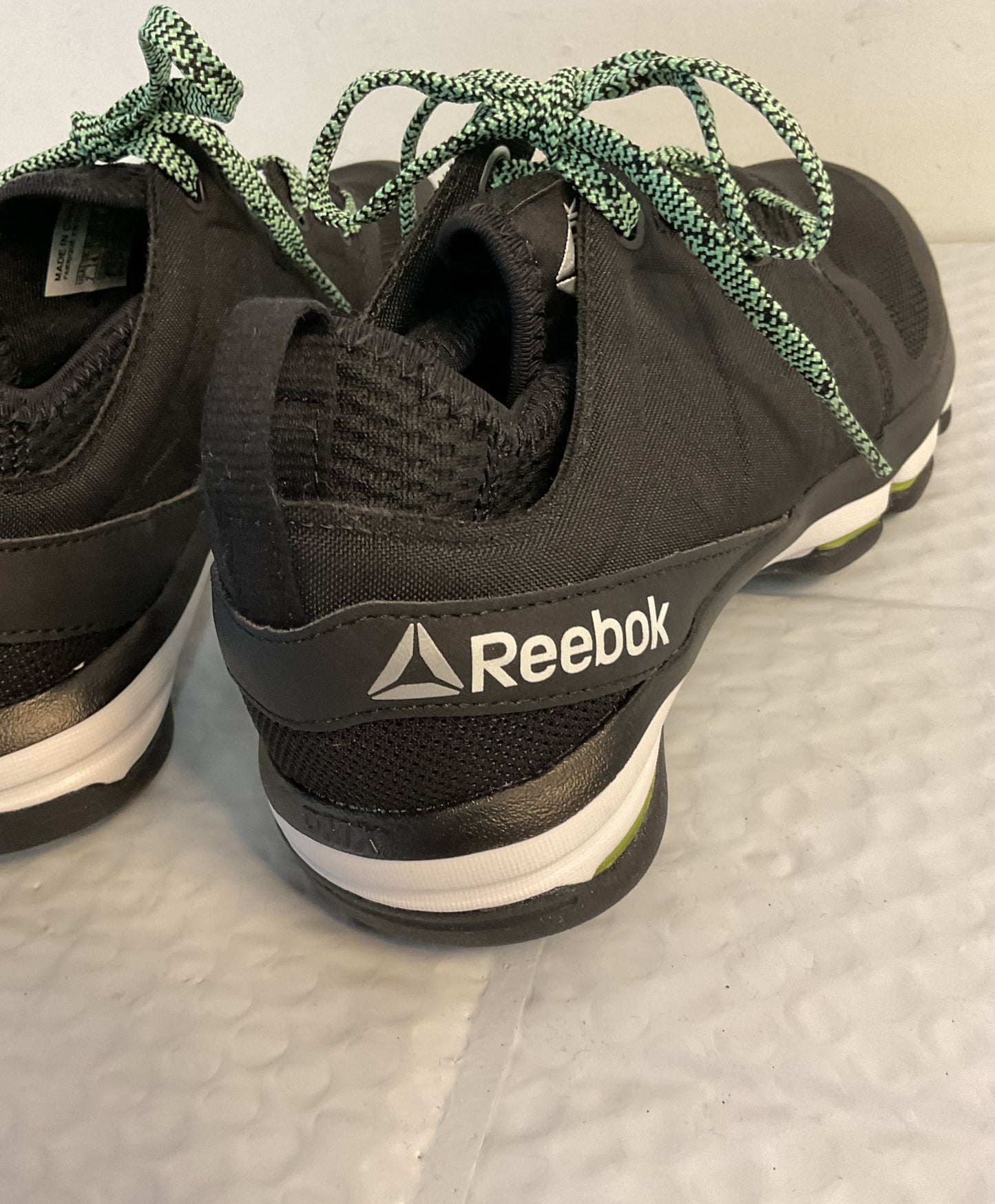 Women's NWB Reebok Memory Tech Massage Sneaker Black Size 7