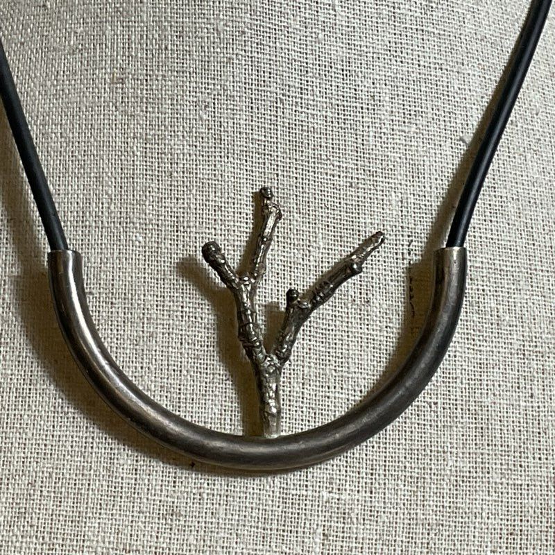 VTG. Modernist Sterling Silver Branch & Black Rubber 19" Necklace