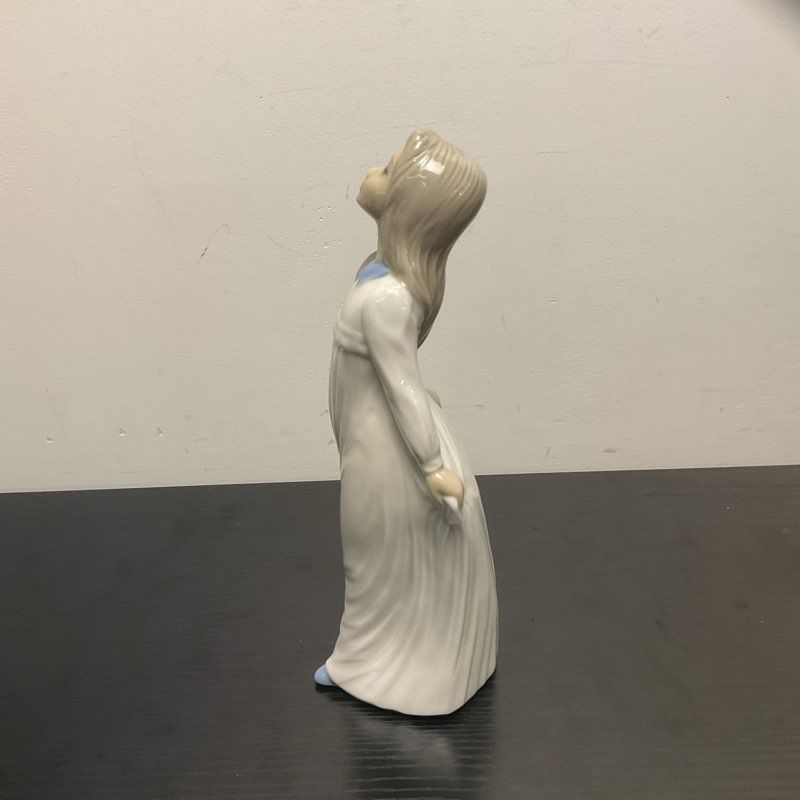 Tengra Spain Porcelain Woman Girl In White Down Figure Figurine