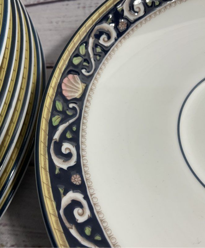 Wedgwood Runnymede 6 Appetizer Plates & 3 Saucers Bone China England W4472