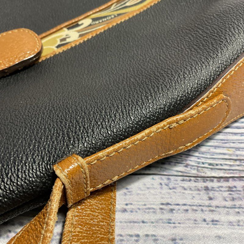 VTG. Leonard Black & Tan Leather Shoulder Bag No. 36544 Crossbody Purse