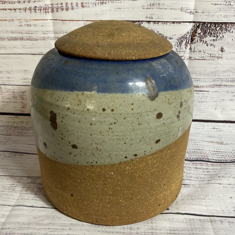 VTG. Modernist BRYON TEMPLE Pottery Jar with Lid- 7.5"