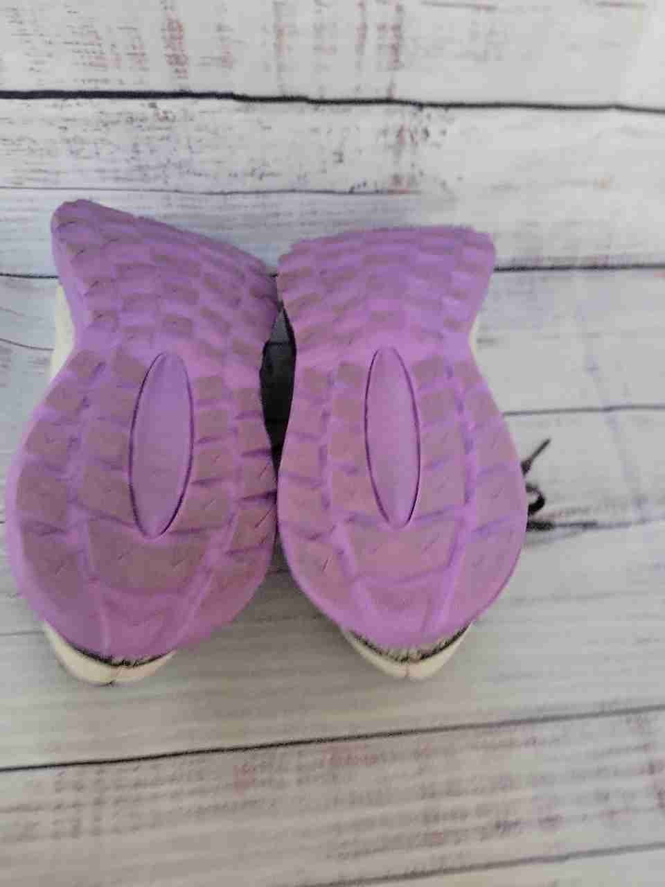 NWOB Women's New Balance Dynasoft Purple & White Sneaker Size 8