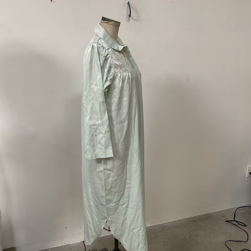 VTG. OSCAR DE LA RENTA Women's Mint Green Satin Embroidered Nightgown- SZ L