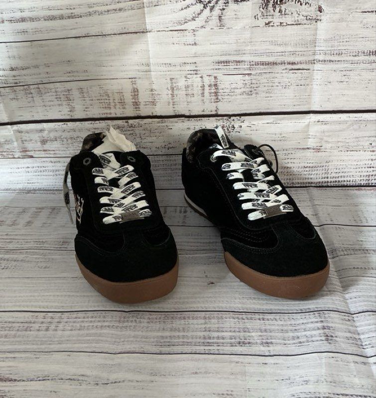 NWB Women's Von Dutch Velvet Saints Black Sneaker Size 8