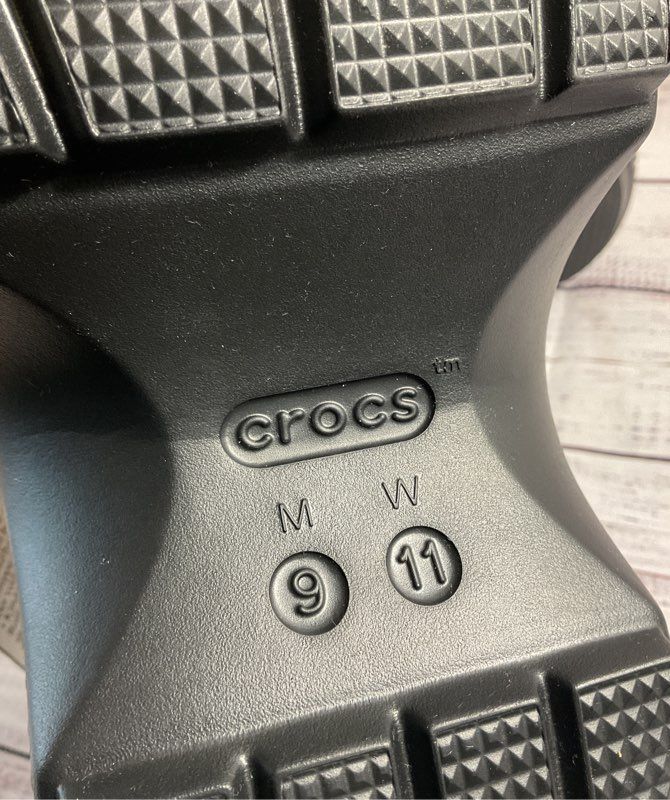 NEW Crocs Stomp Fisherman Sandal White Size 9M 11W